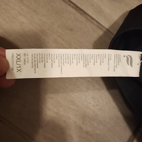 NWT Fabletics Sports Bra XXL 1X Black Wireless Lined Slip On 134638 - Picture 4 of 4